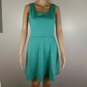 Vibe Sportswear Sz L woman's dress.  a